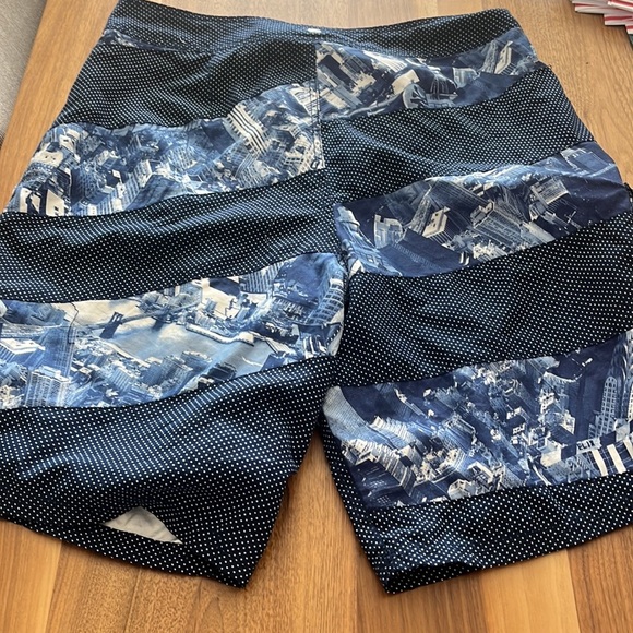 NWOT Zoo York Board Shorts
Size 34z excellent condition colour blue.
#.320A - Picture 2 of 10